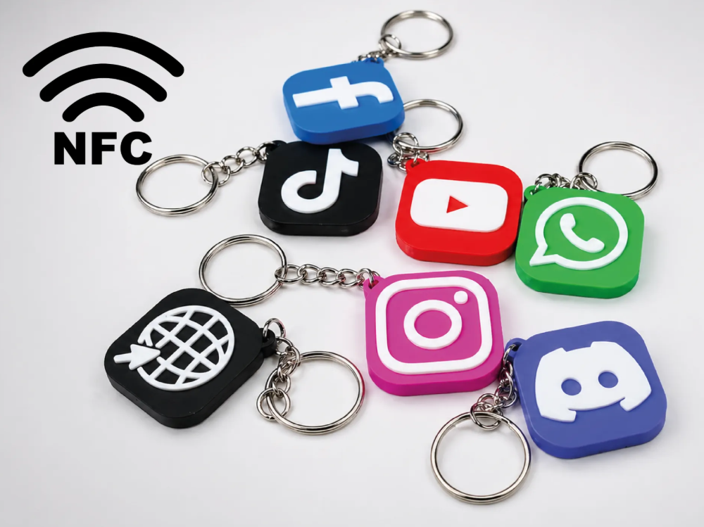Portachiavi 3D con chip NFC per i social